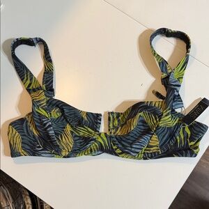 Victoria's Secret Swim Black Leaf Print Bikini Top Underwired 34C